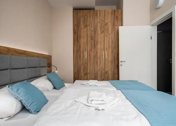 Panorama - Czarna Gora By Sun & Snow *